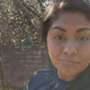 Meet your Posher, Yesenia